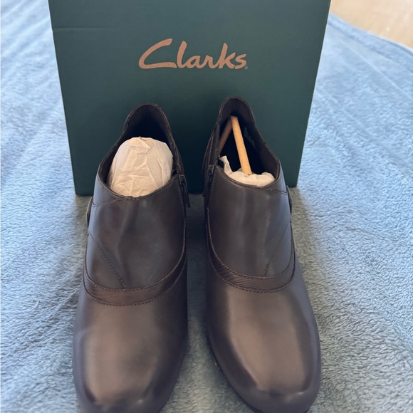 Clarks Shooties Booties NWT - New in Box Gray - Picture 2 of 3